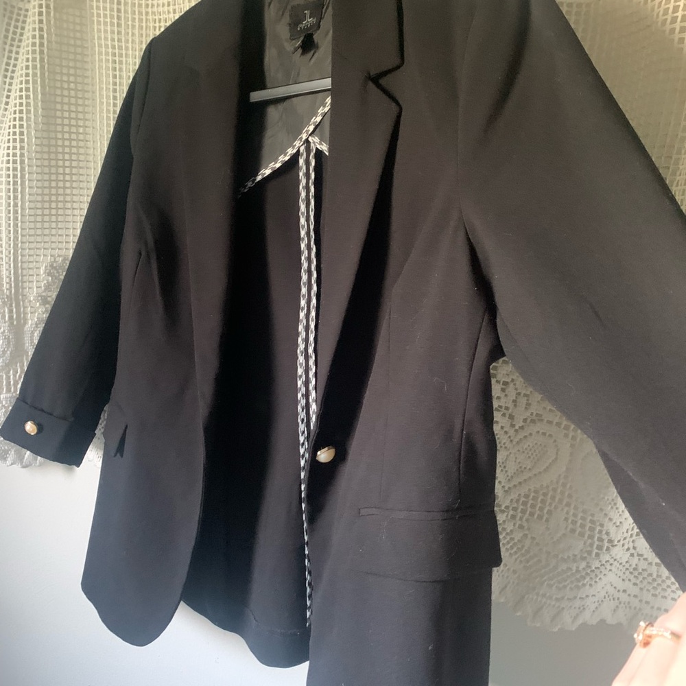 Jules & Leopold Studio Black Blazer; womens blazer size small; pearl buttons - Picture 2 of 8